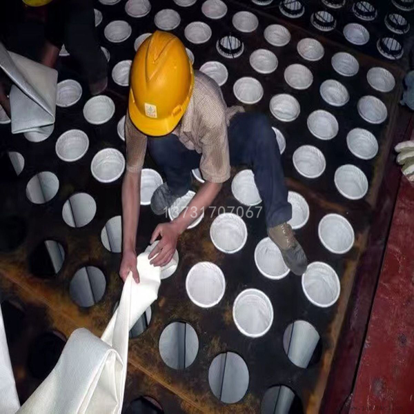 寧夏電石爐布袋除塵器3000條高溫布袋更換完畢 寧夏電石爐布袋除塵器3000條高溫布袋更換完畢